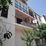Charming Hill Apartment